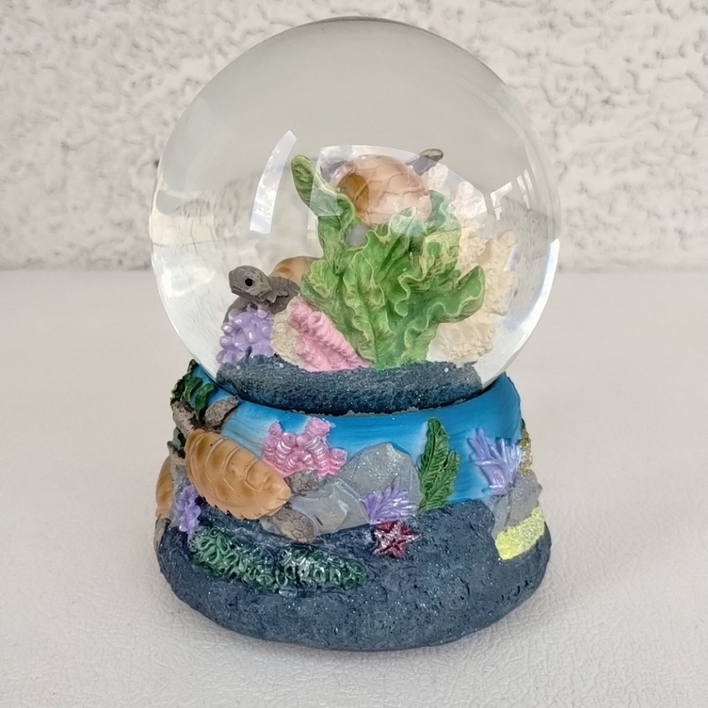 OdySea Aquarium Snow Globe Turtles AS IS Music Box Defective READ - Picture 4 of 12